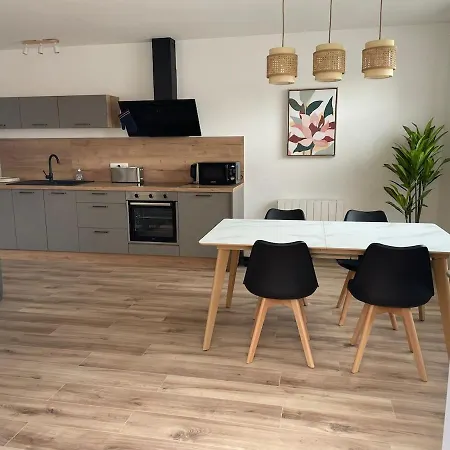 L Etape Chatillonnaise Center Private Parking Appartamento Châtillon-sur-Chalaronne
